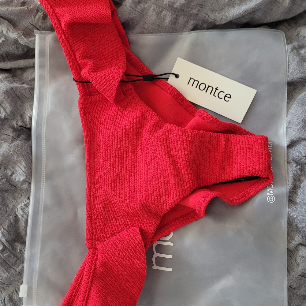 Montce Ruffle Uno - Picture 5 of 5